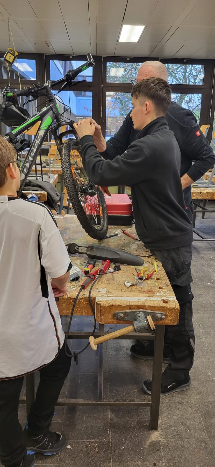 Sicher zur Schule – Fahrradkontrolle an der IGS Oyten